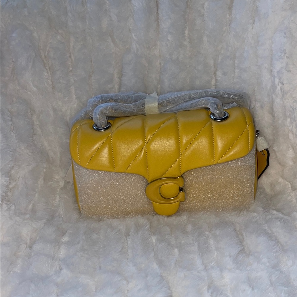 BNWT COACH TABBY 20 in Canary Yellow